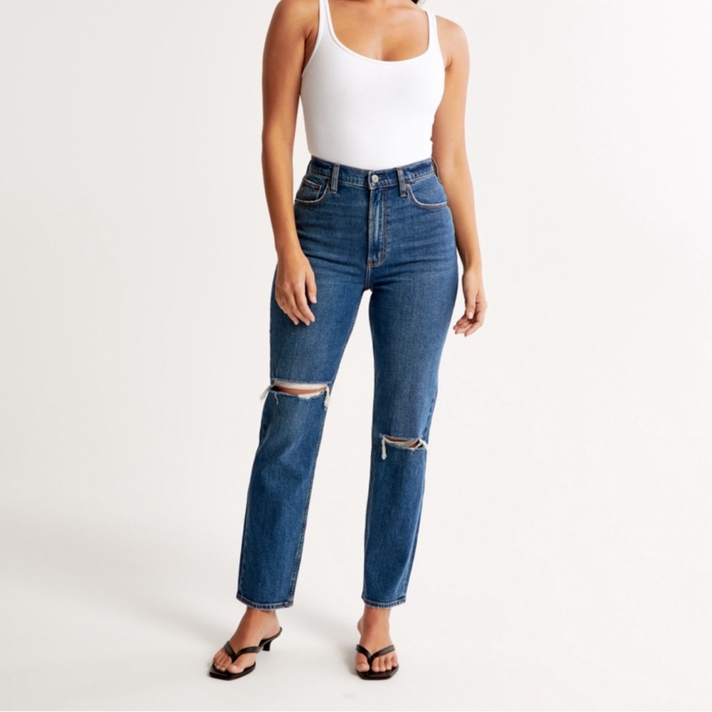 Abercrombie Curve Love Ultra High Rise Ankle Straight Jeans